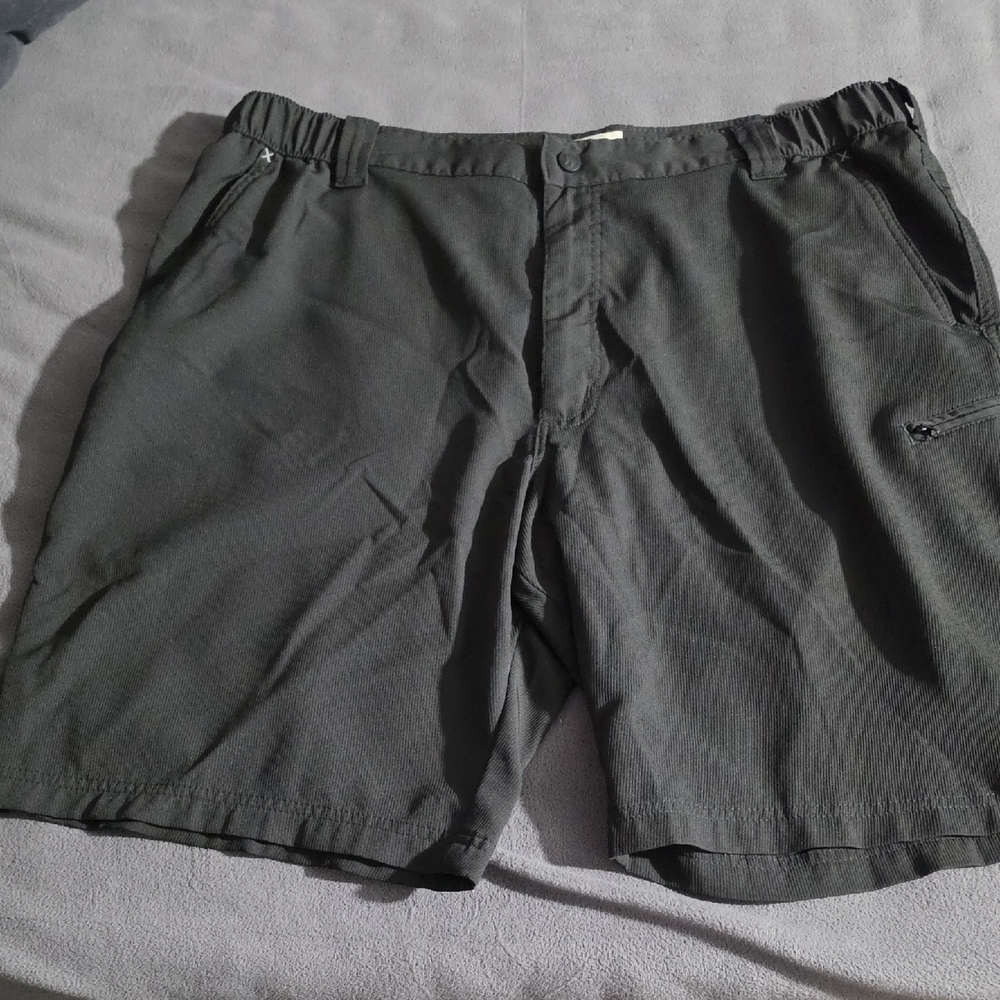 Wrangler Men's Black Flat-Front Elastic-Waist Shorts